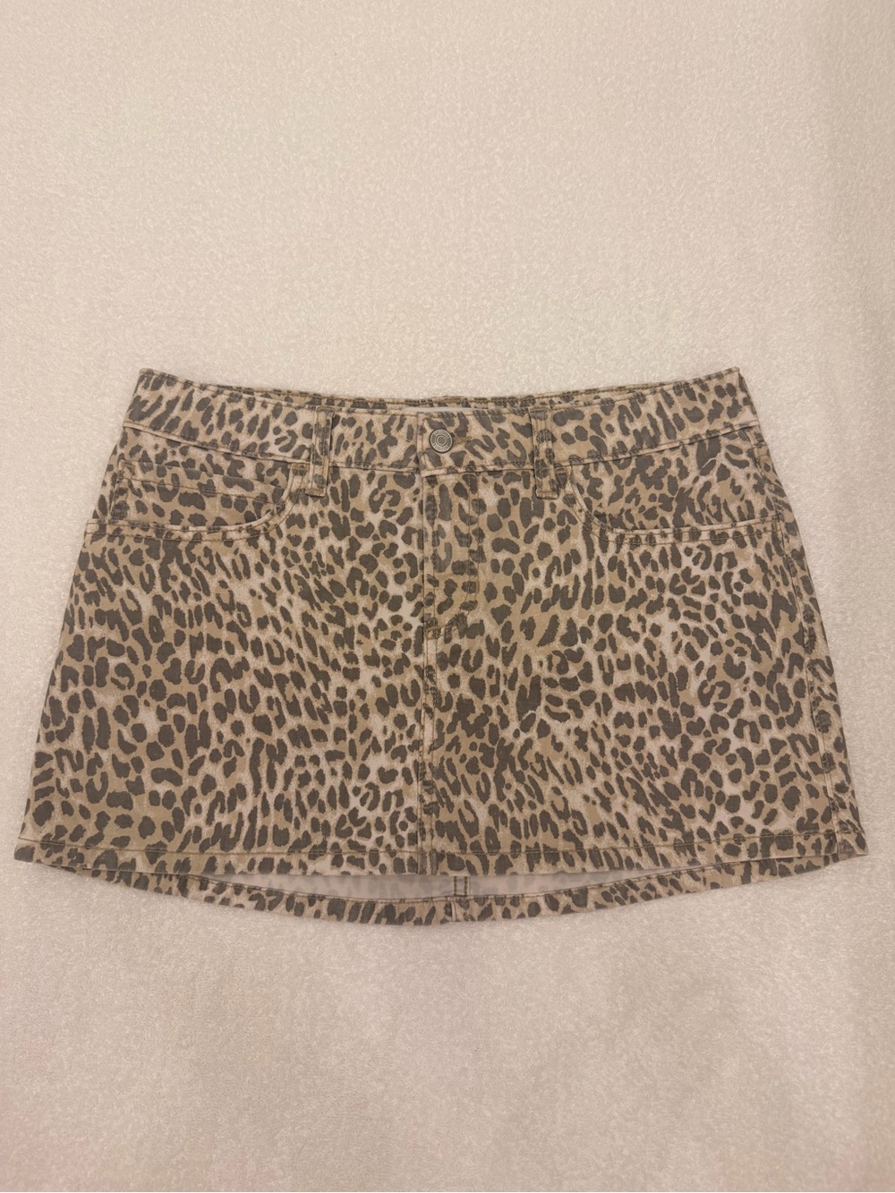 Hollister Neutral Leopard Print Denim Mini Skirt - Picture 2 of 4